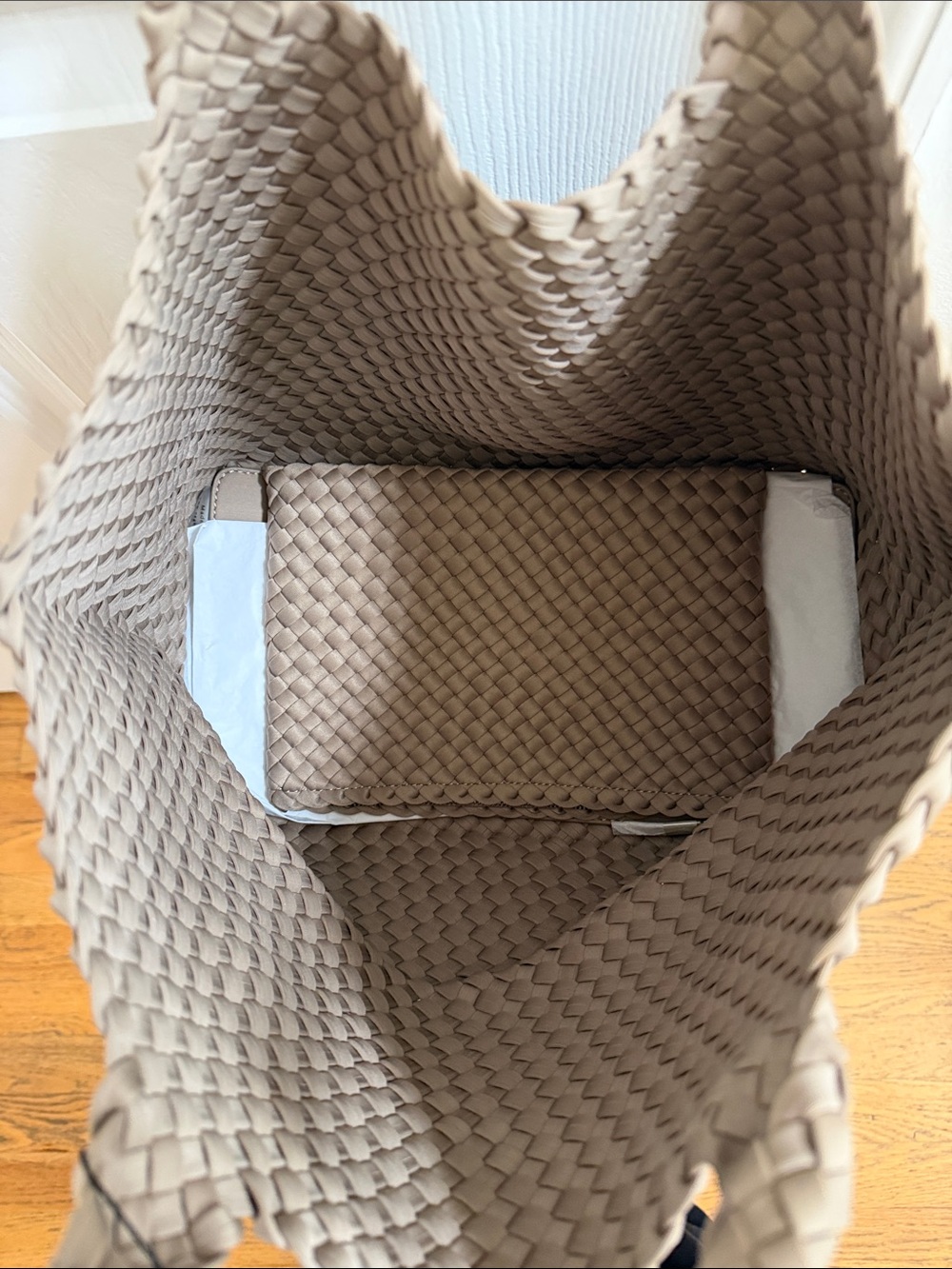 Naghedi St Barths Medium Tote in Cashmere - NWT - Picture 3 of 8